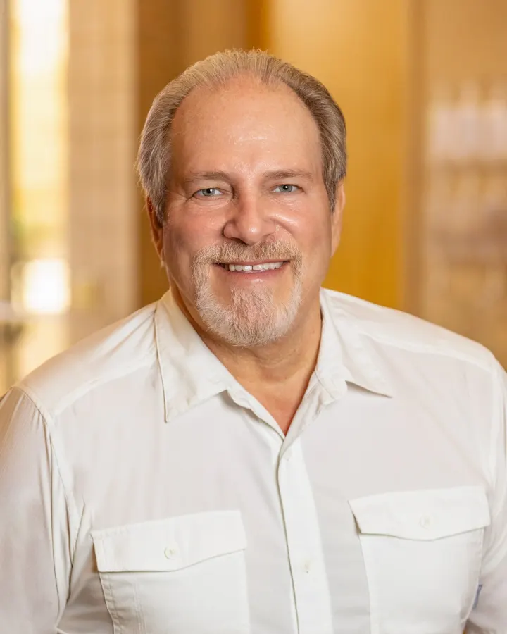 Dr. Bruce headshot
